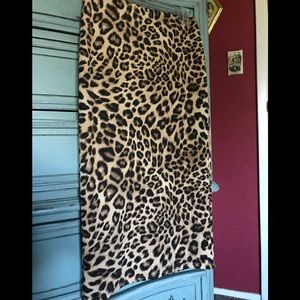 Leopard print pencil midi skirt